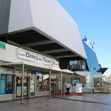 Riviera Center * كان