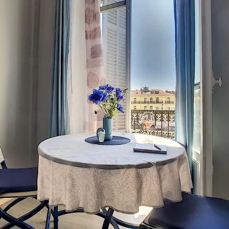 Riviera Center Apartmán *