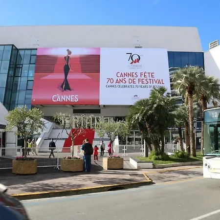 公寓 Riviera Center